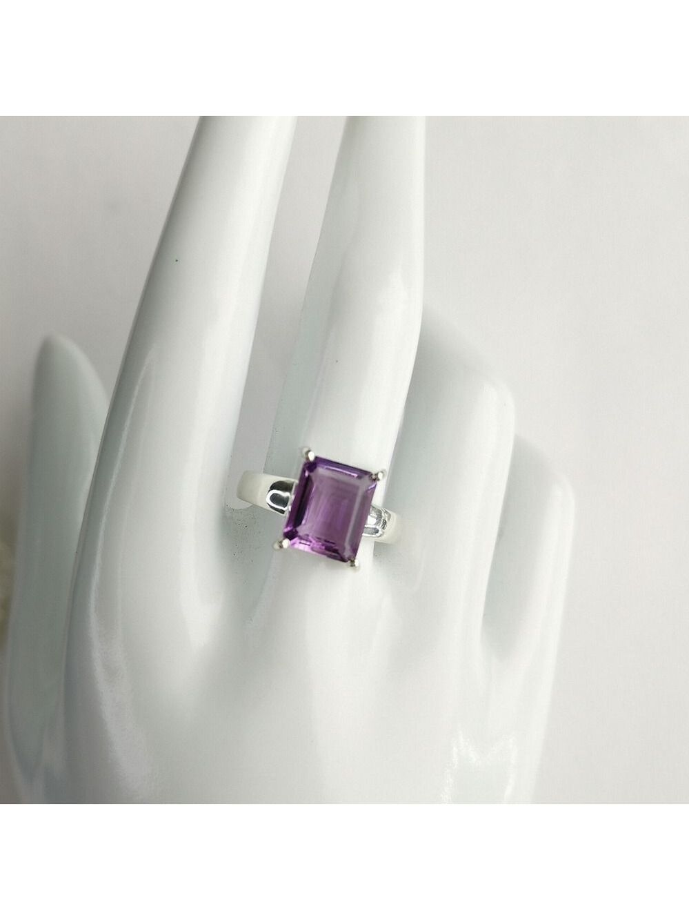 Amethyst ring in Sterling Silver Size 9 ๐ - Picture 2 of 11